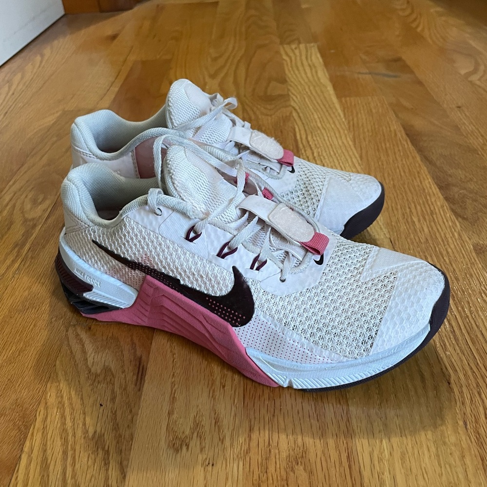 Womens Nike Metcons size 7